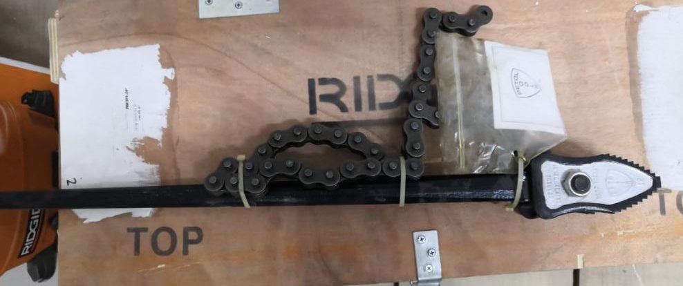 Llave de tenazas de cadena reversible de extremo doble, capacidad de tubo de 1/4" - 2 1/2" – Double-End Chain Tongs, 1/4 in. to 2 1/2 in. Pipe Capacity - Image 2