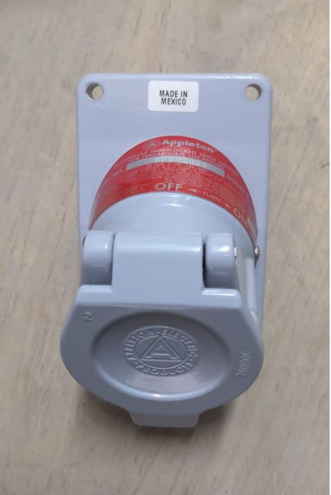 Receptáculo 3 Polos 2 Cables 20A 125VAC Aluminio (Sin caja) – Receptacle, 3P2W 20A, 125VAC Aluminum (W/O M. Body)